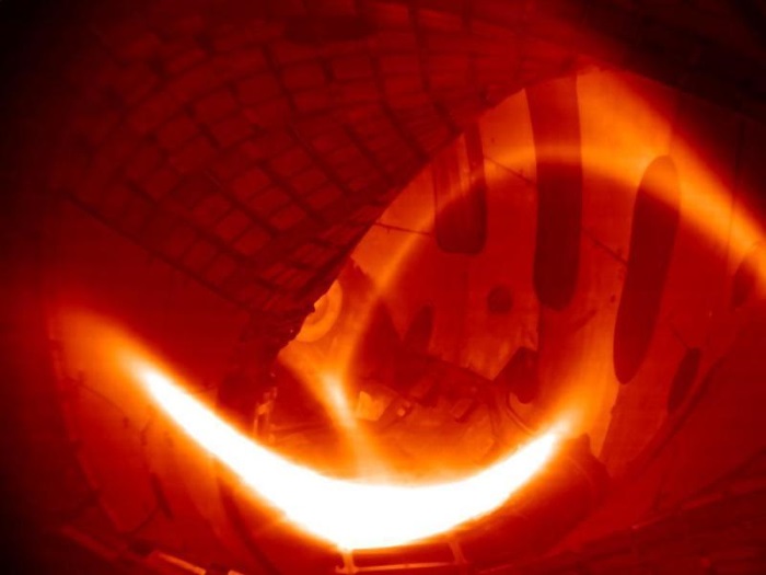 На реакторе-стеллараторе «Wendelstein 7-X» получена первая водородная плазма.